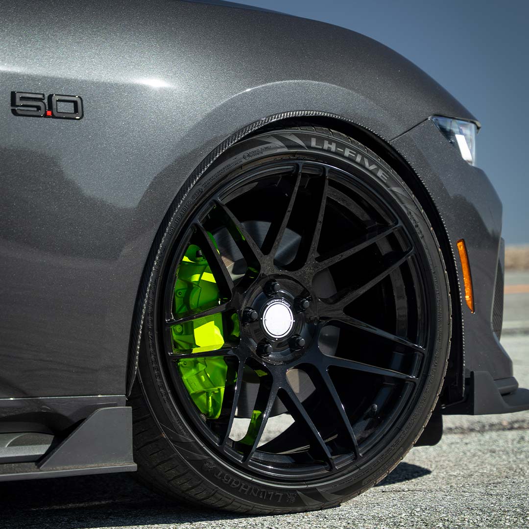 lh five tire on gray mustang gt