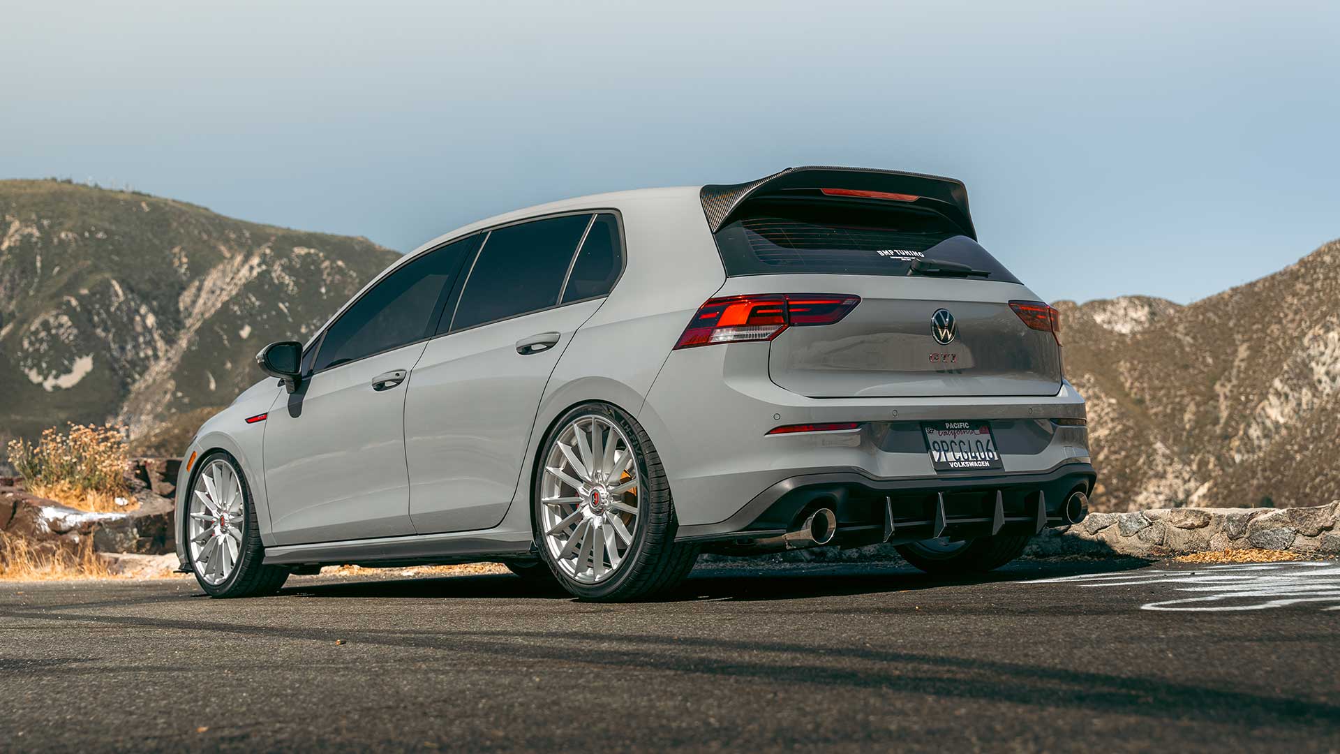 gray volkswagen gti lionhart lh five tires